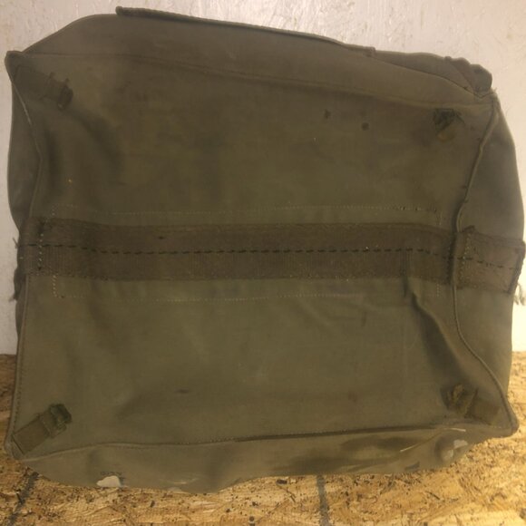 Vintage Green Military Bag / Rucksack - Collector's Item Only (LLT1584) - Picture 4 of 12